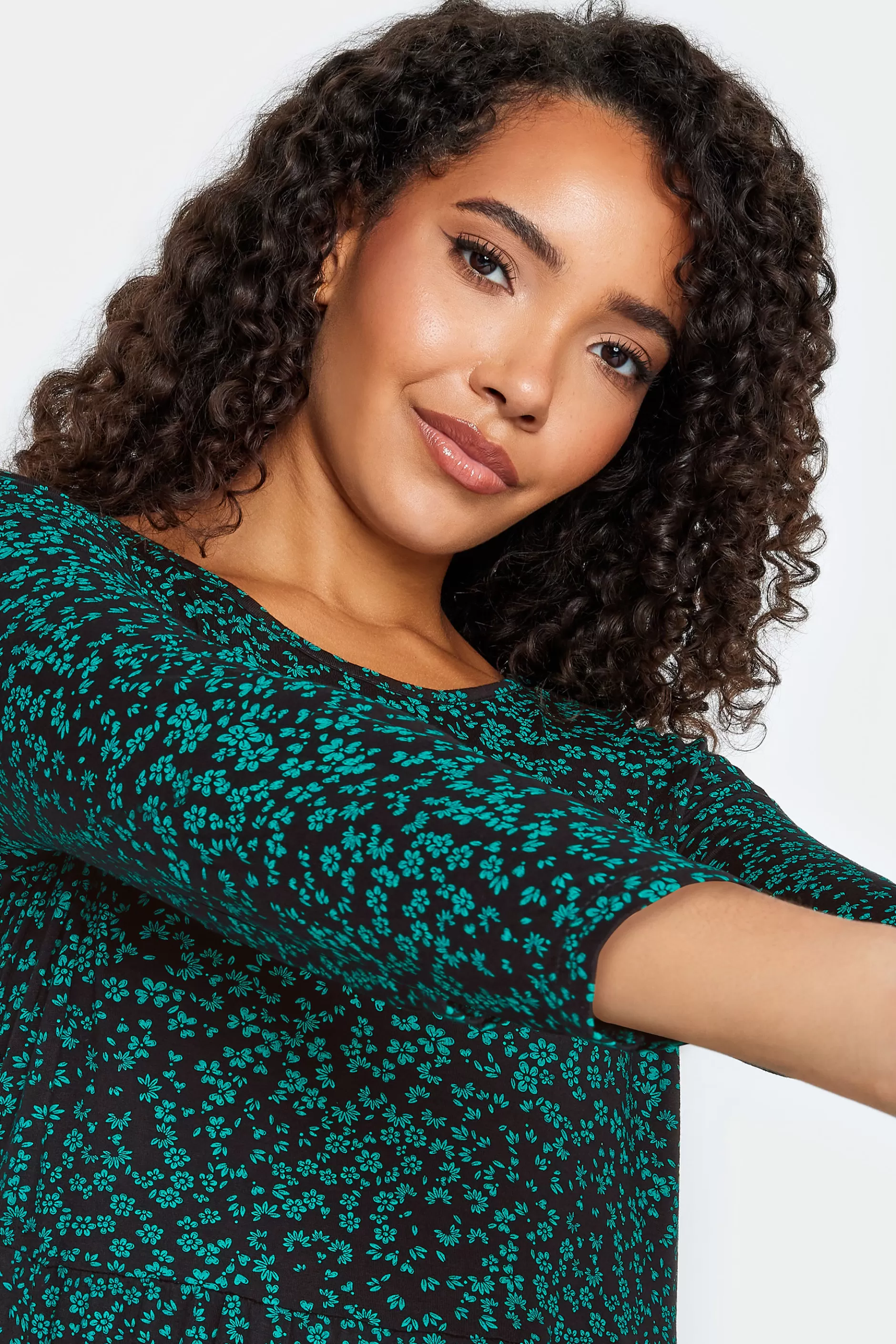 Women M&Co Midi Dresses> Petites Petite Green Ditsy Floral Print Midi Dress