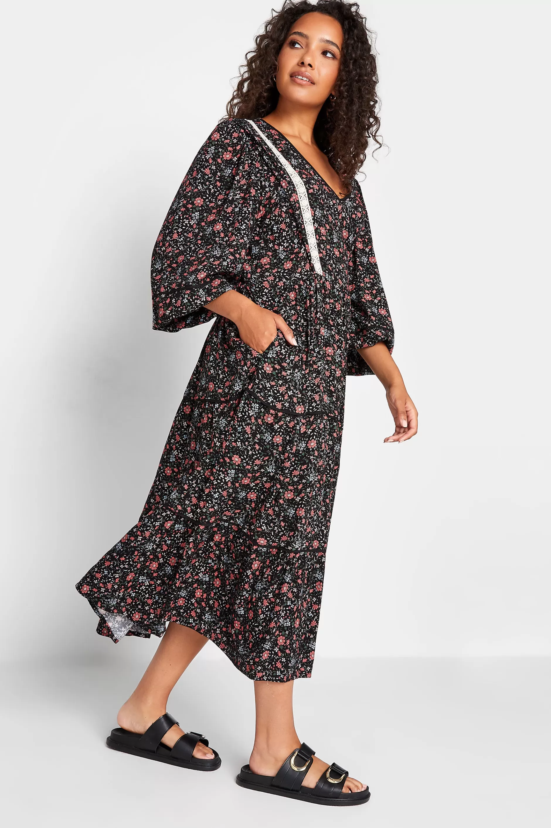Women M&Co Maxi Dresses> Womens Black Floral Print Crochet Trim Maxi Dress