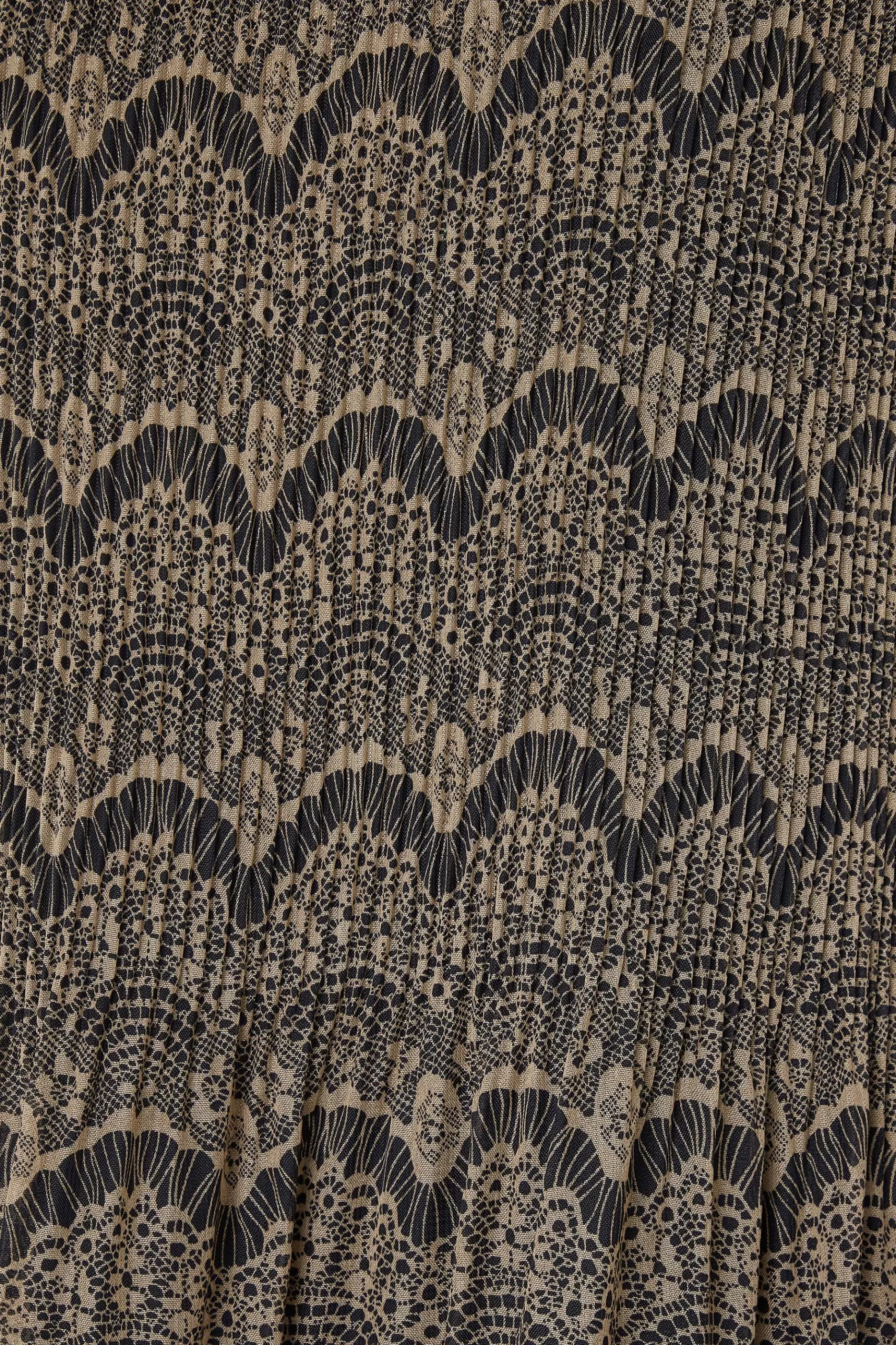 Women M&Co Long Sleeve Tops> Womens Brown Long Sleeve Lace Print Pleat Top
