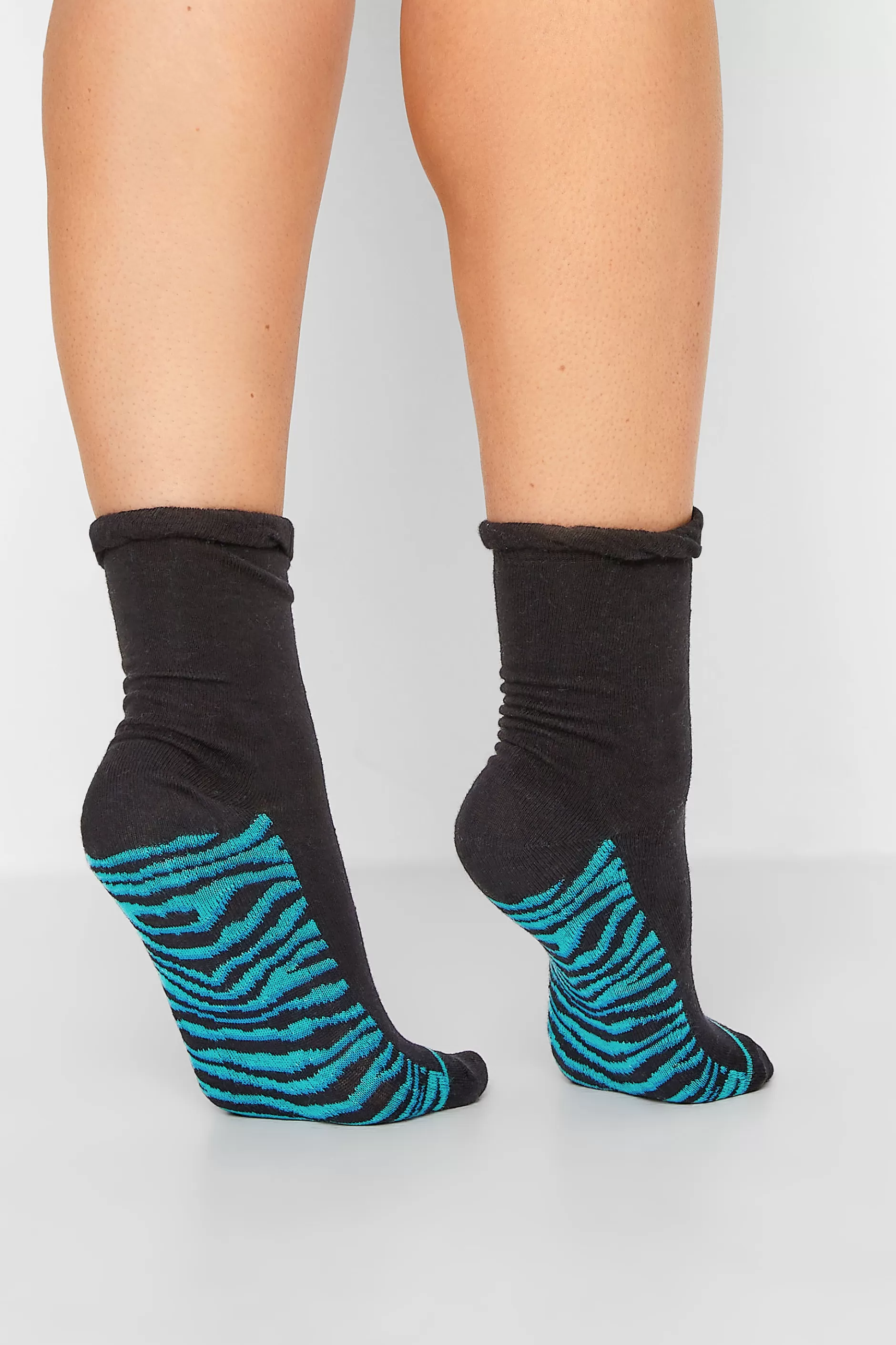 Women M&Co Socks>Yours Yours 4 Pack Black Animal Print Footbed Ankle Socks