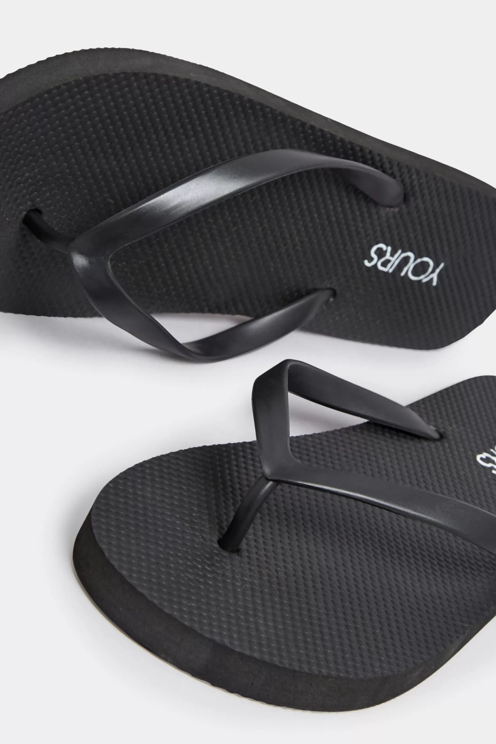 Women M&Co Flat Shoes>Yours Yours Black Flip Flops In Extra Wide Eee Fit