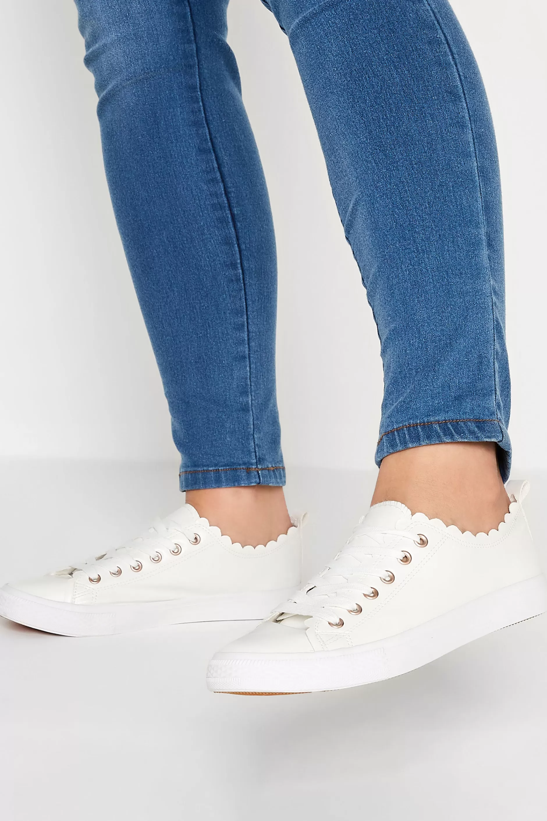 Women M&Co Trainers>Yours Yours White Scalloped Edge Trainers In Wide E Fit